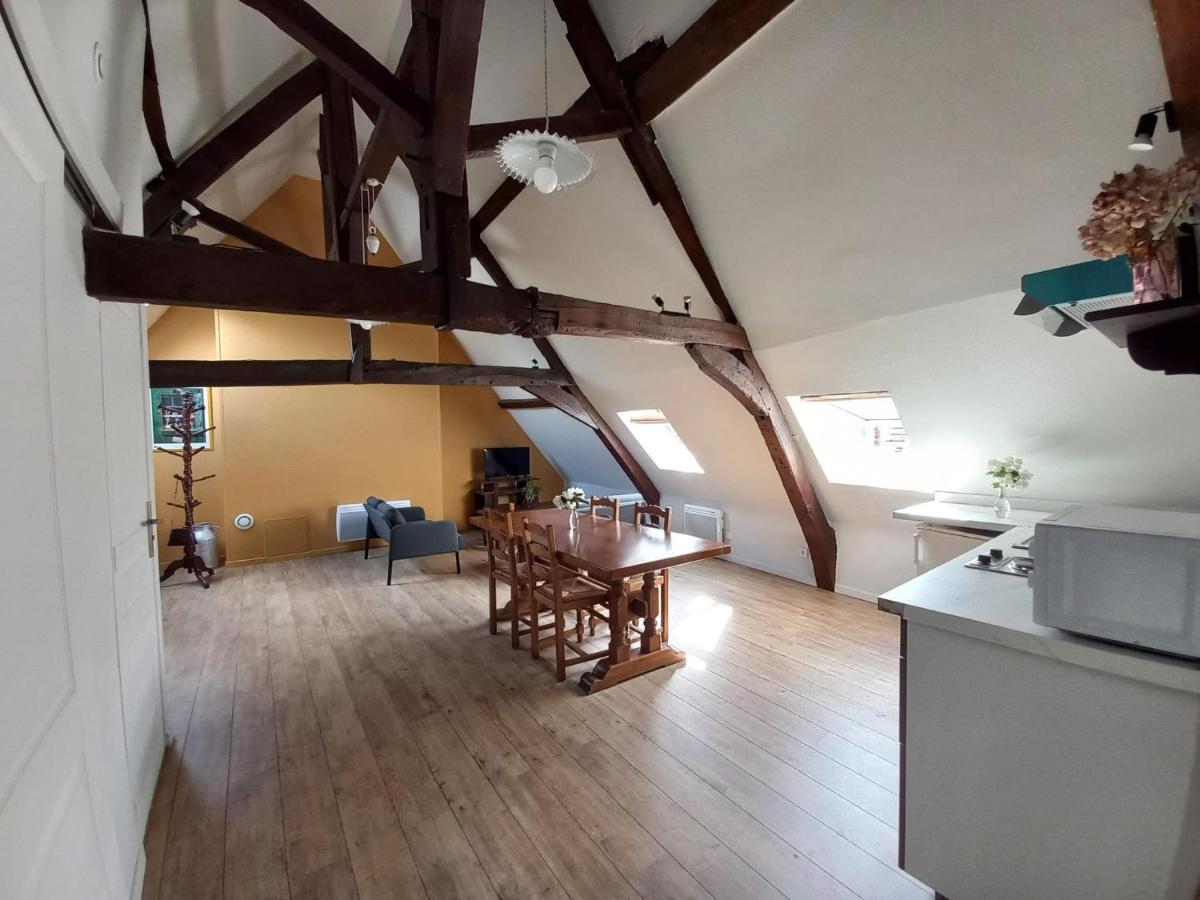 Le Gite Des Geants Le Quesnoy  Exteriör bild